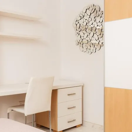 Ivory Seafront With Views!- Fl 12 By Homely * St Paul's Bay