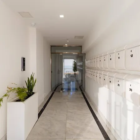 Apartment Ivory Seafront With Views!- Fl 12 By Homely *