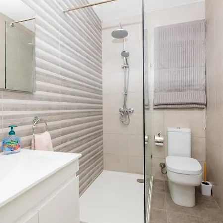 Apartment Ivory Seafront With Views!- Fl 12 By Homely *