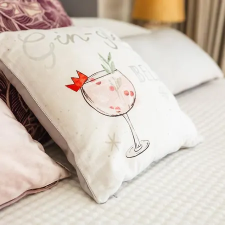 Apartment Ivory Seafront With Views!- Fl 12 By Homely *