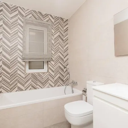 Ivory Seafront With Views!- Fl 12 By Homely St. Paul's Bay