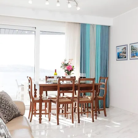 Apartment Ivory Seafront With Views!- Fl 12 By Homely