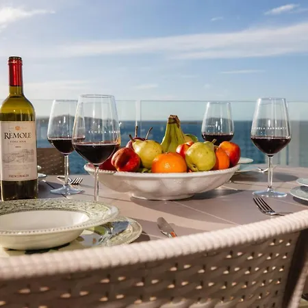 Ivory Seafront With Views!- Fl 12 By Homely *