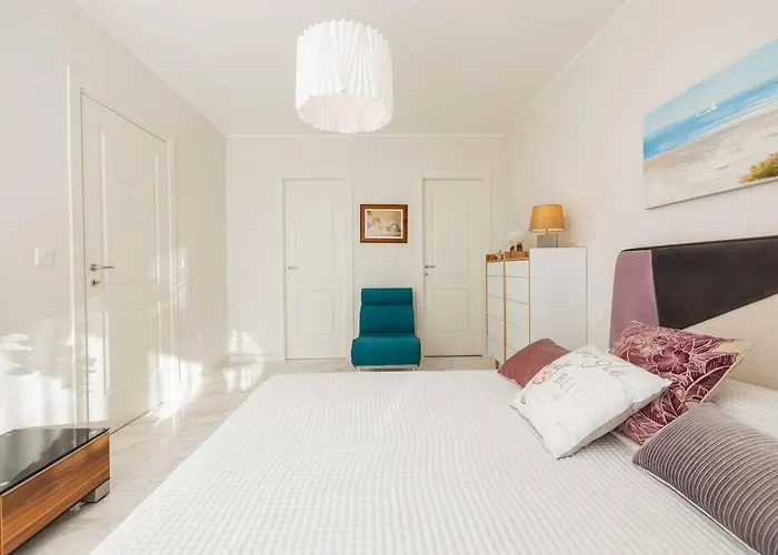 Ivory Seafront With Views!- Fl 12 By Homely Apartamento