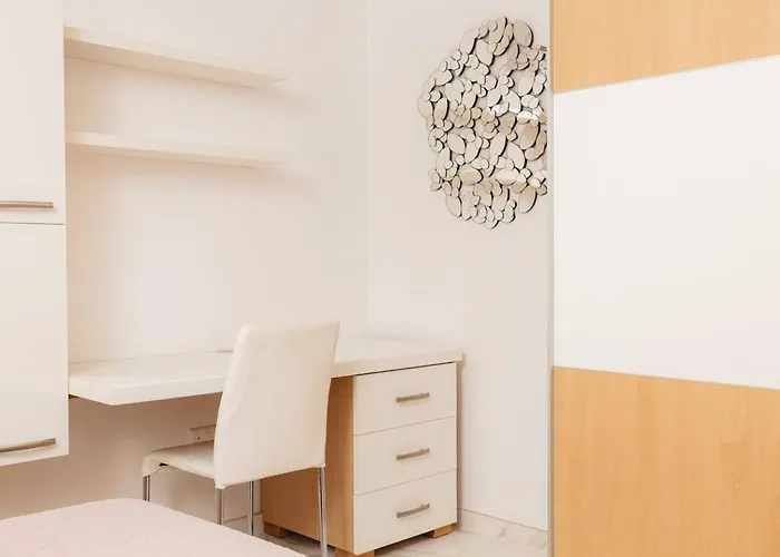 Ivory Seafront With Views!- Fl 12 By Homely * St Paul's Bay