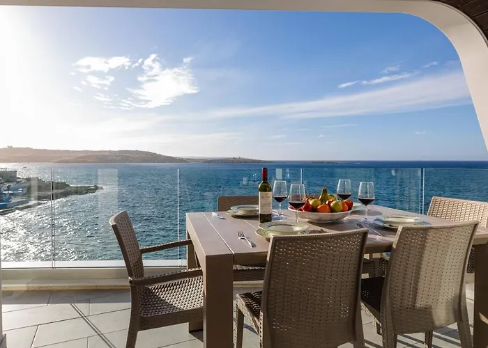 Ivory Seafront With Views!- Fl 12 By Homely * Сент-Полс-Бей