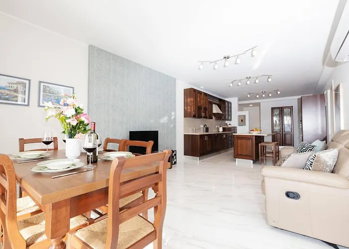 Ivory Seafront With Views!- Fl 12 By Homely St Paul's Bay