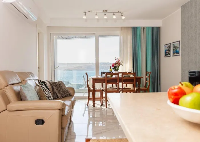 Ivory Seafront With Views!- Fl 12 By Homely