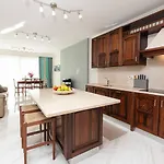 Apartmán Ivory Seafront With Views!- Fl 12 By Homely
