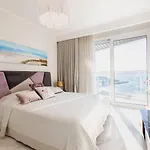 Ivory Seafront With Views!- Fl 12 By Homely Apartmán *