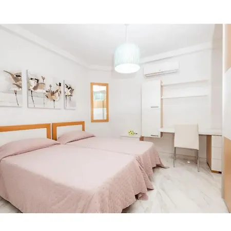 Ivory Seafront With Views!- Fl 12 By Homely דירה